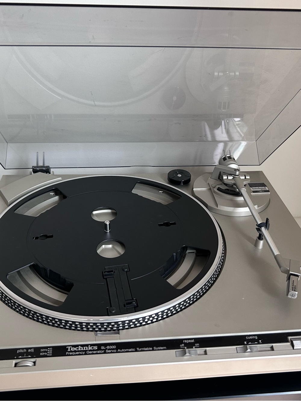 Technics SL-B300 Turntable - For Parts - Powers On But Not Working